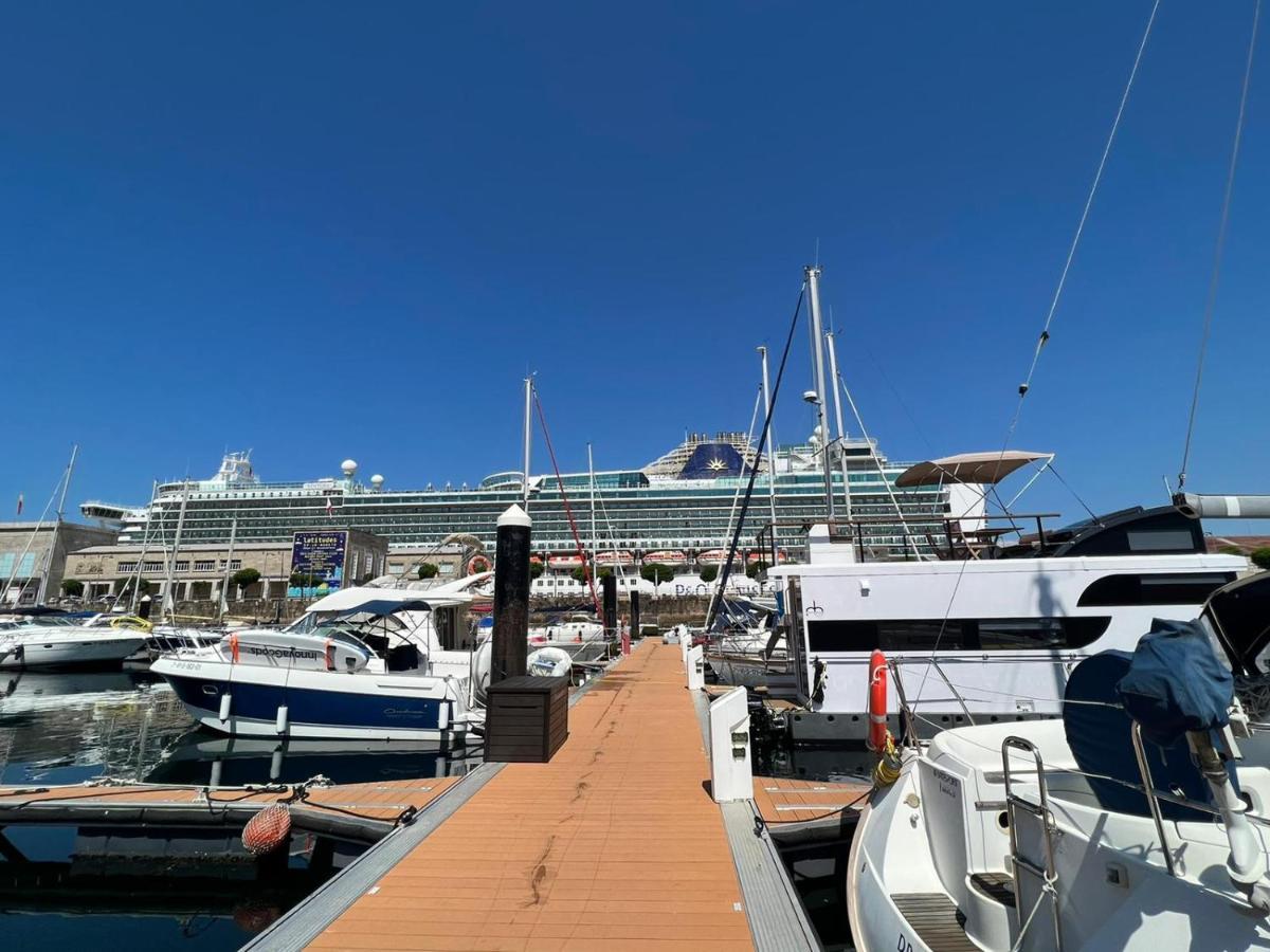 Hotel Casa Flotante En El Puerto De Vigo - Different Charter Esterno foto