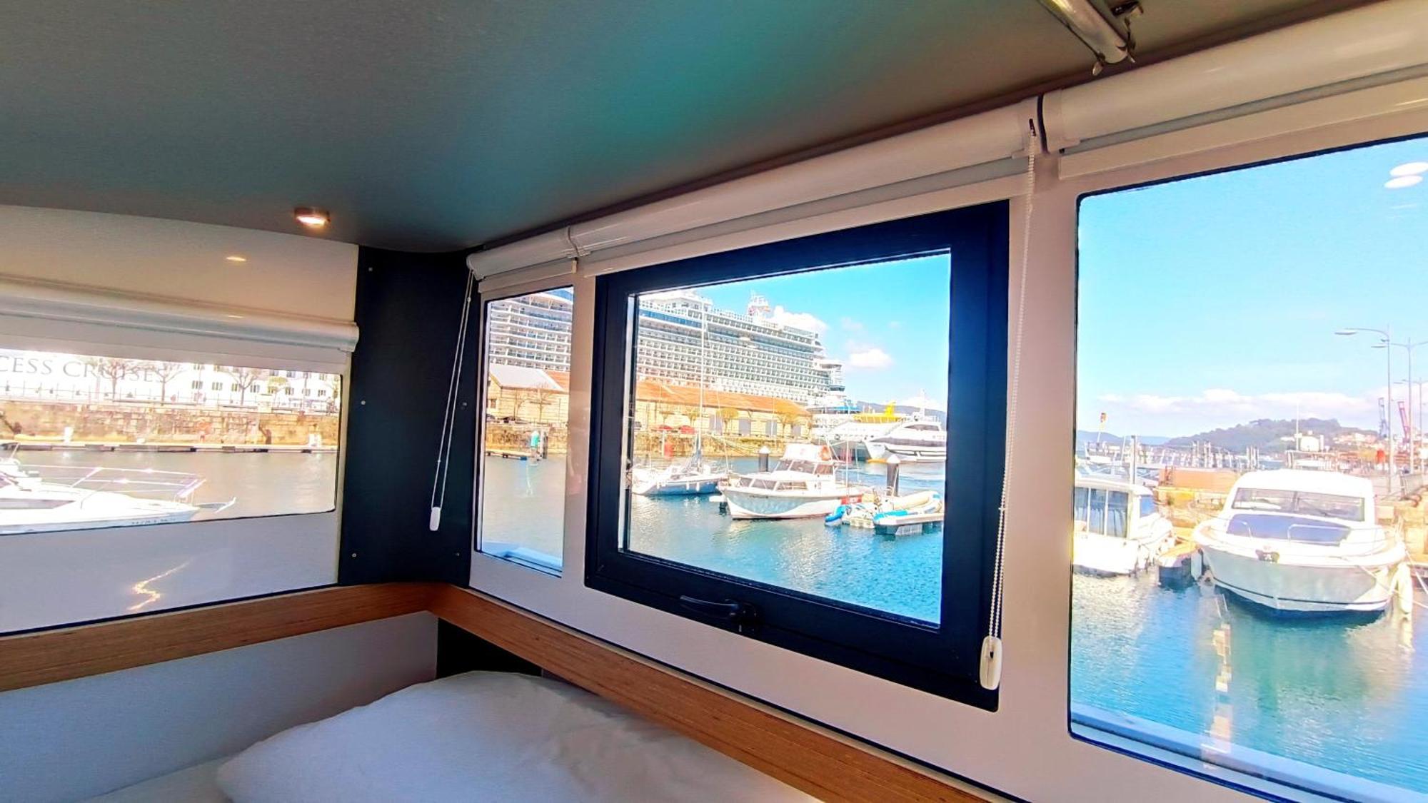 Hotel Casa Flotante En El Puerto De Vigo - Different Charter Esterno foto